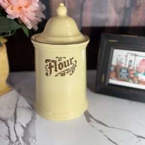 Vintage Pfaltzgraff Village 8.5" Flour Canister Crock w/ Lid Beige Brown GUC